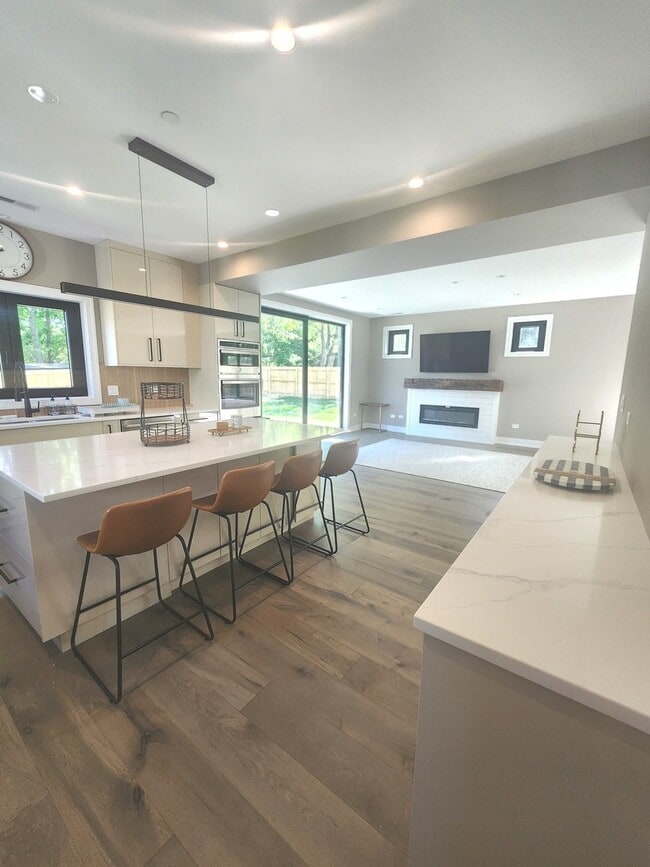 Photo - 154 Oak St