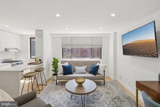 Photo - 1420 N St NW Unit 615