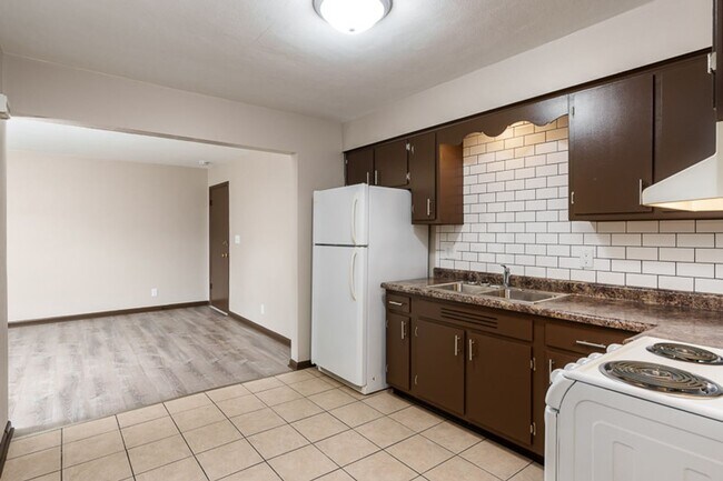 Photo - 3220/3222 Darwood Drive Unit 3220 1/2 Darwood Drive