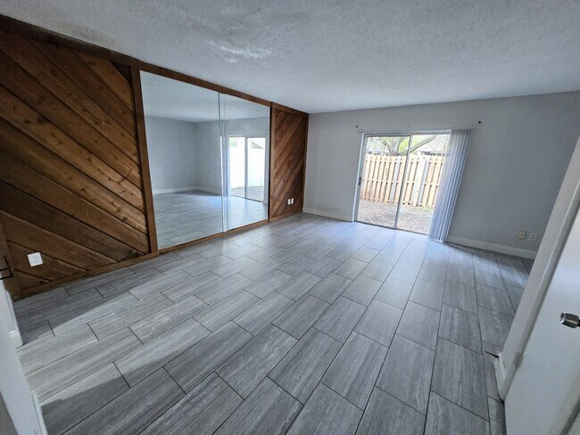 Photo - 4825 Lighthouse Cir