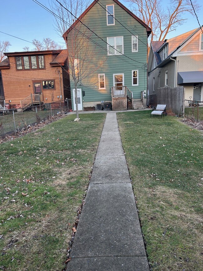 Backyard - 1075 Lakepointe St Unit 1075