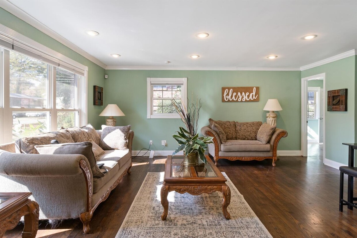 Photo - 3525 Creighton Rd SW