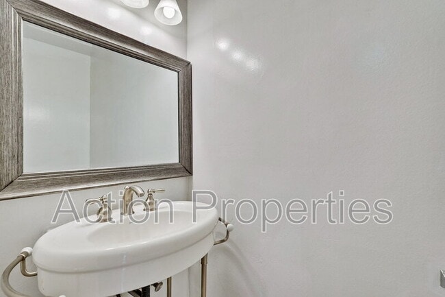 Photo - 1963 Landess Ave