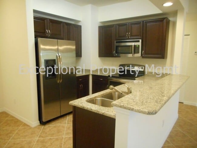 Photo - 2 Bedroom + DEN and GARAGE! Water Included!