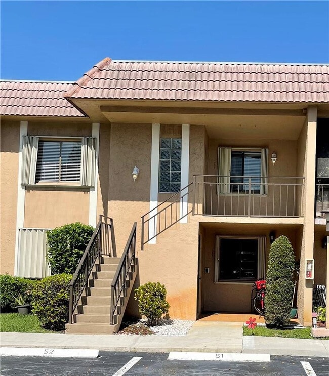 Building Photo - 197 Lakeview Dr Unit 202