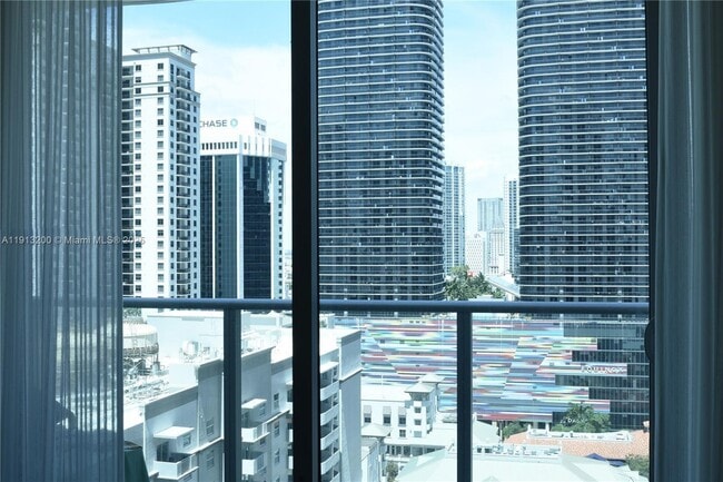 Photo - 1100 S Miami Ave Unidad 1808