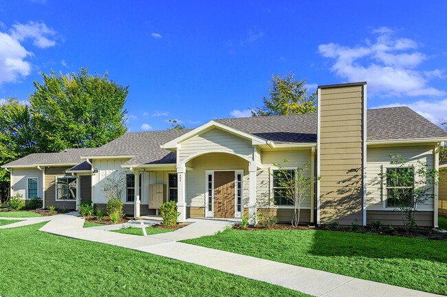 Photo - 401 N Elm St Unidad #401