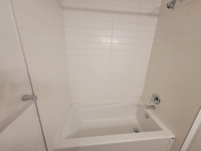Photo - 2023-2210 210 St NW