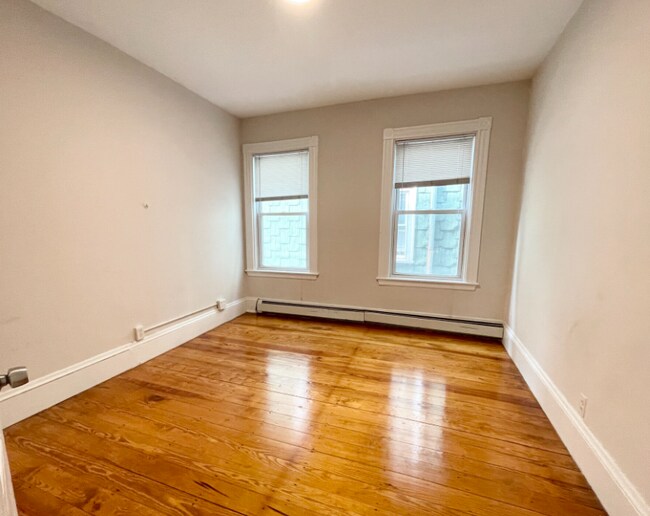 Photo - 276 E Cottage St