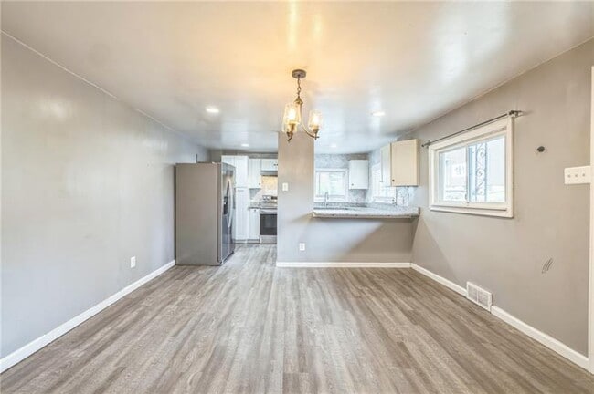 Photo - 2318 Eccles St