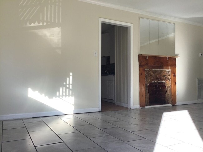 Building Photo - Sunset Acres Neighorhood Rental