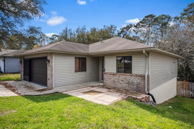 Photo - 429 Springwood Way