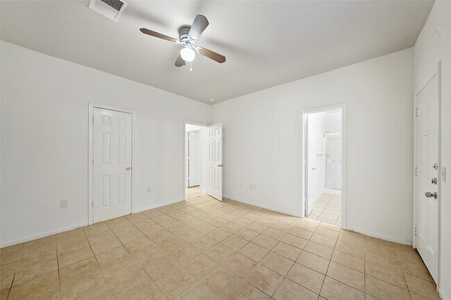 Photo - 5502 Finch St