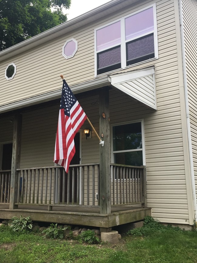 Porch/entrance - 938 Woodville Rd Unit 2