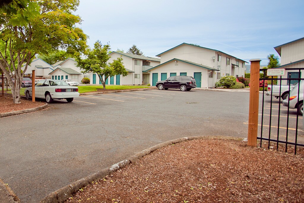 Northcourt Apartments - Northcourt Apartments