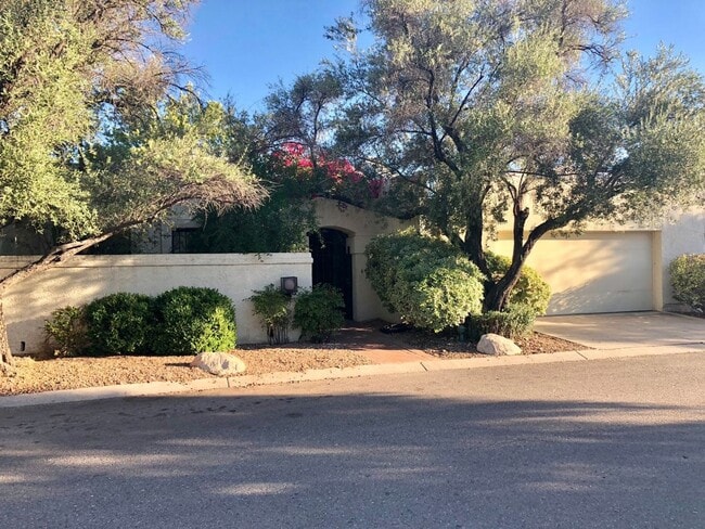 Building Photo - SPACIOUS CONTEMPORARY 3 BEDROOM HOME IN SAM HUGHES