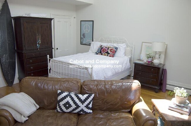 Photo - 137 Beacon St