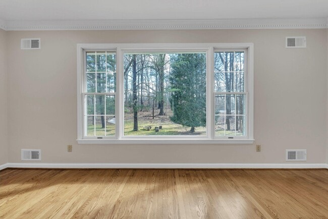 Photo - 8616 Chateau Dr