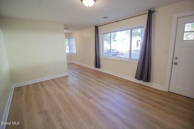 Photo - 13 Loralee Dr