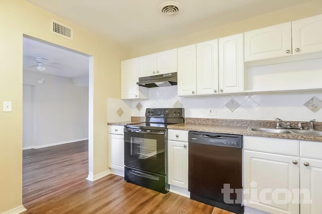 Photo - 4417 W Knox St