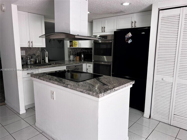 Photo - 2410 NE 10th St Unidad 123