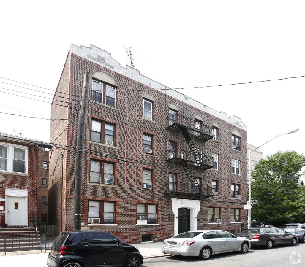 Photo - 1618 E 15th St