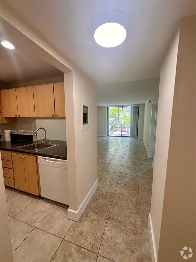 Building Photo - 2935 NE 163rd St Unit 3P Rental