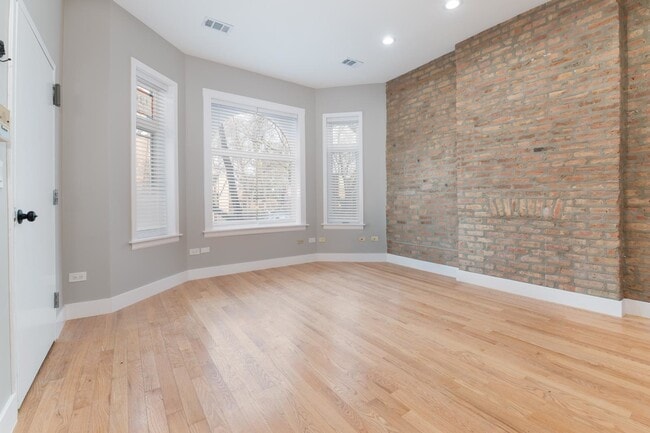 Photo - 1303 W Flournoy St Unit 1F