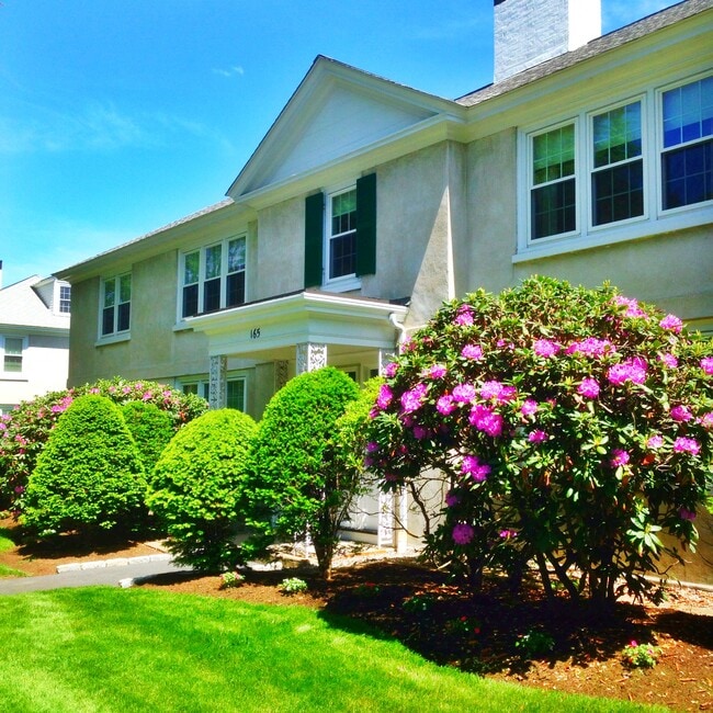 Thoreau Gardens - Thoreau Gardens Apartments