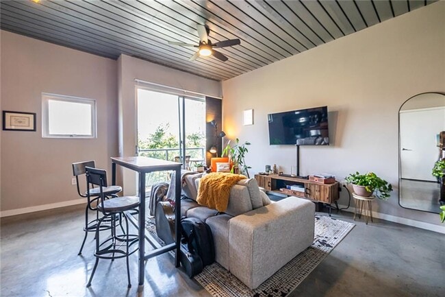 Photo - 620 Glen Iris Dr NE Unit 301