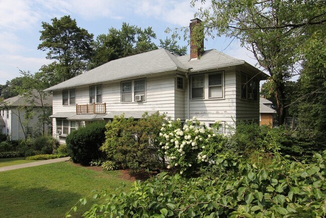 Building Photo - 97 Langdon St Unit 2