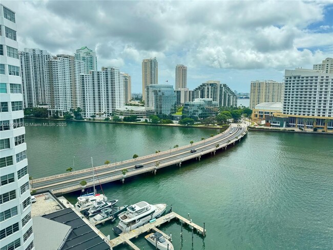 Building Photo - 905 Brickell Bay Dr Unit 1631 Rental