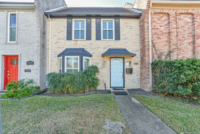 Building Photo - 4521 Acacia St