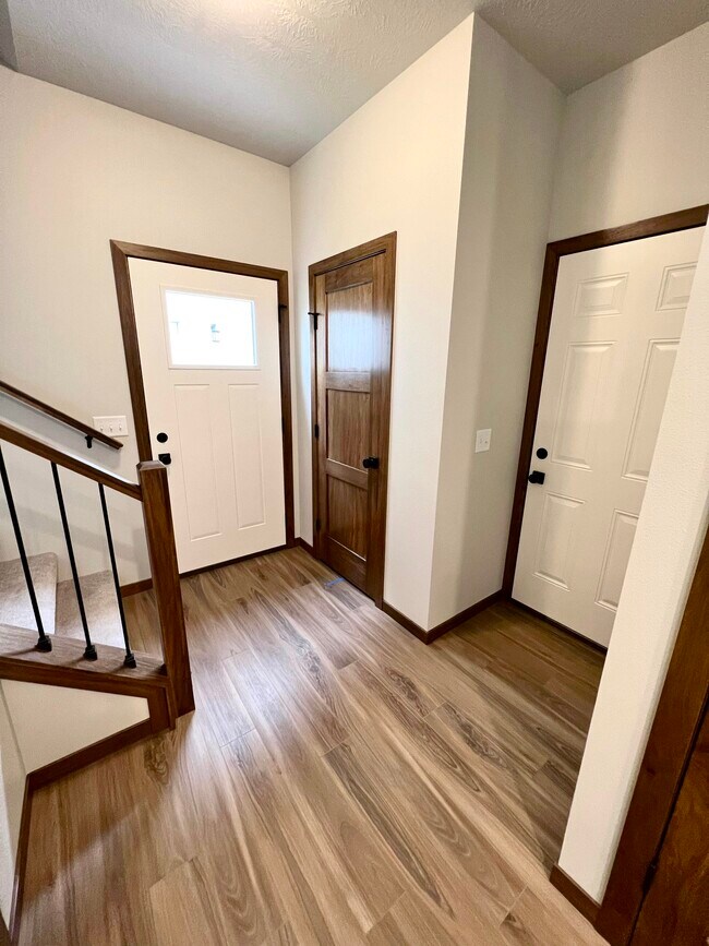 Photo - 5104 S Dubuque Ave