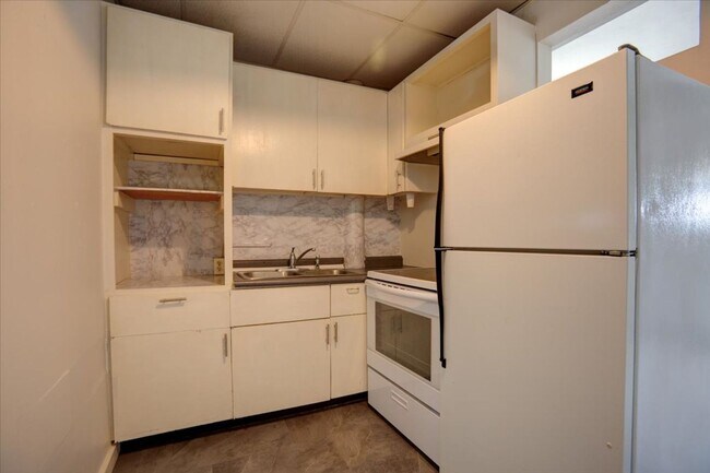 Photo - Cozy Studio Apartment - Menomonie, WI Unit 4 - Studio