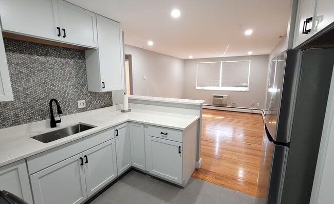 Photo - 133 Warren St Unit 5