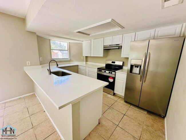 Photo - Prestigious Residential Offering: Expansiv...