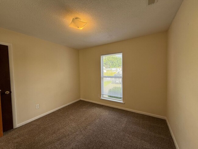 Photo - 89 Aspen Pl