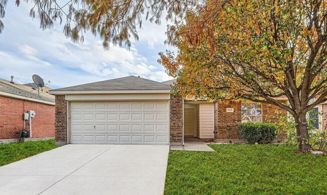 Building Photo - 2210 Sumac Dr