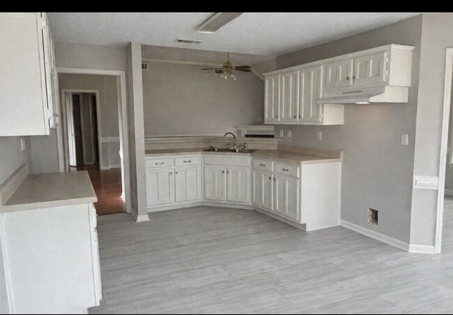 Photo - 3806 Beatrice Cove