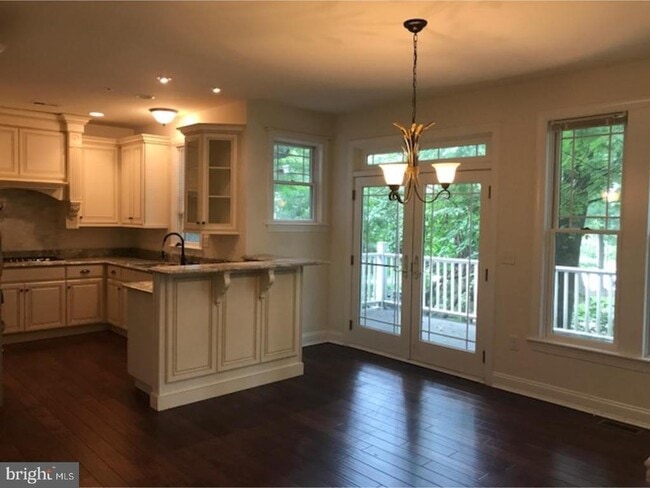 Photo - 1020 W Valley Forge Rd