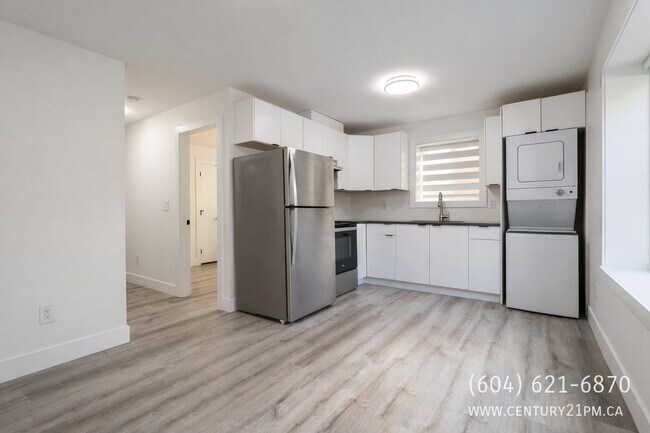 Photo - 1675-1167 167 St