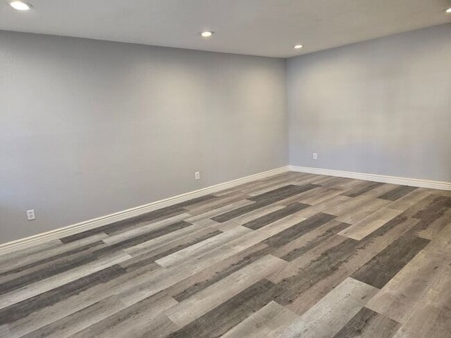 Photo - 2674 N 43rd Ave