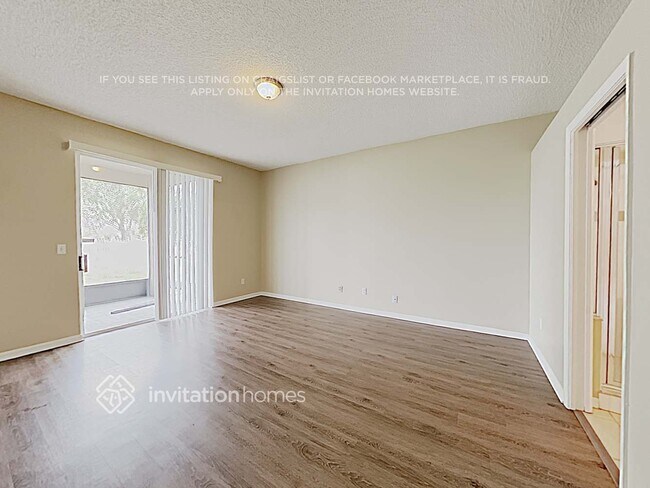 Photo - 208 Farrington Ln