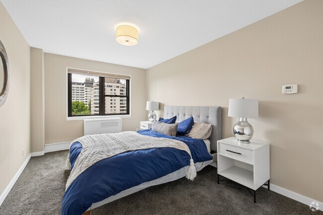 1BR, 1BA - 650SF - Bedroom