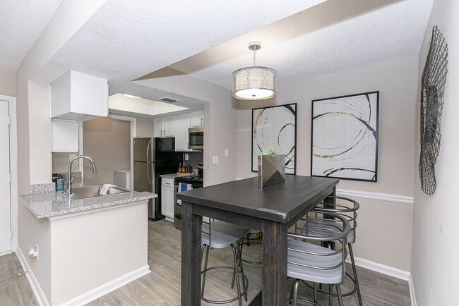 Cocina y Comedor - The Atlantic Brookwood