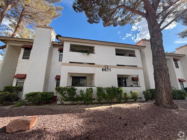 Building Photo - Gorgeous condo is a spacious 2-bedroom, 2-... Unit 202