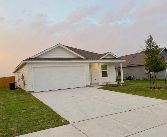 Photo - 3715 Longleaf Dr