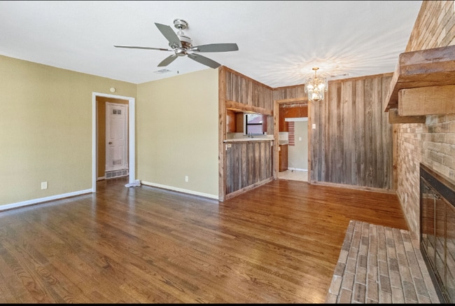 Photo - 10911 Visalia Dr