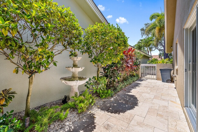 Photo - 203 E River Park Dr